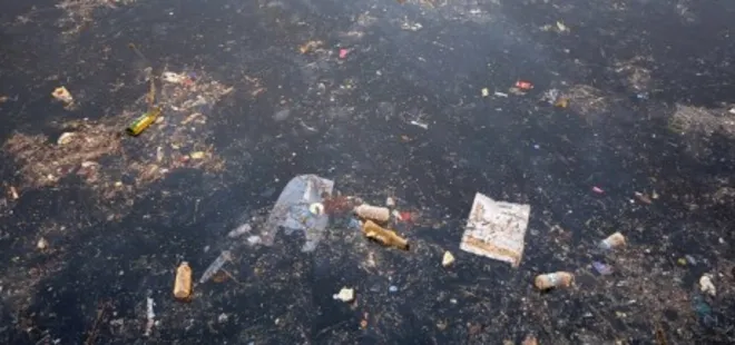 Sarıyer'de pes dedirten manzara! Çöpler kıyıya vurdu