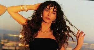 Ayakkabısı geceye damga vurdu