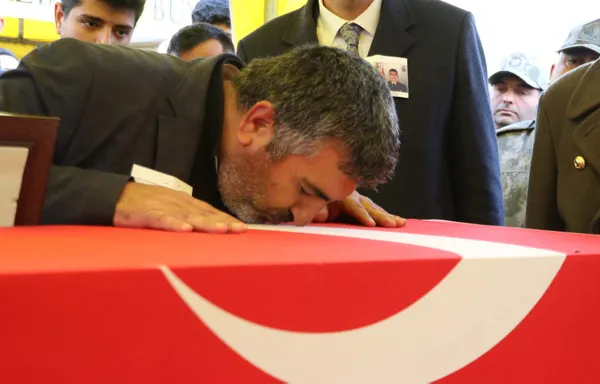 Pençe Kilit şehitlerine veda! Gözyaşları sel oldu