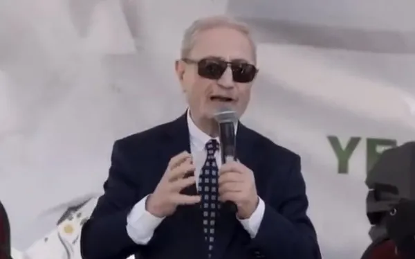 1683366566543.jpeg HDPKK'lı vekil Celadet Gaydalı'dan Bitlis'te vatandaşa hakaret! Kendilerine oy vermeyenlere "ahmak" dedi skandal sözleri tepki çekti - 2