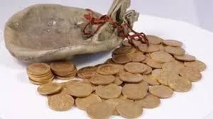 111 yıllık piyanodan hazine çıktı - 1