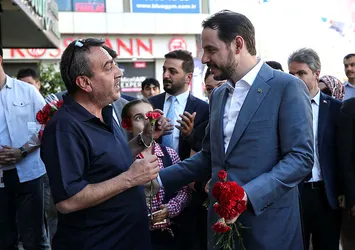 Bakan Albayrak'tan esnaf ziyareti