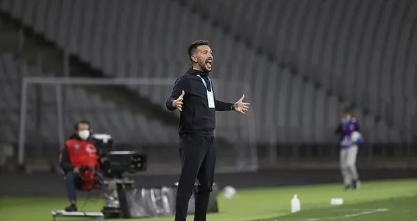 francesco-farioli-yeni-takimina-imzayi-atiyor-alanyasporun-basina-geciyor-1640899248930.jpg Francesco Farioli yeni takımına imzayı atıyor! Alanyaspor'un başına geçiyor - 2