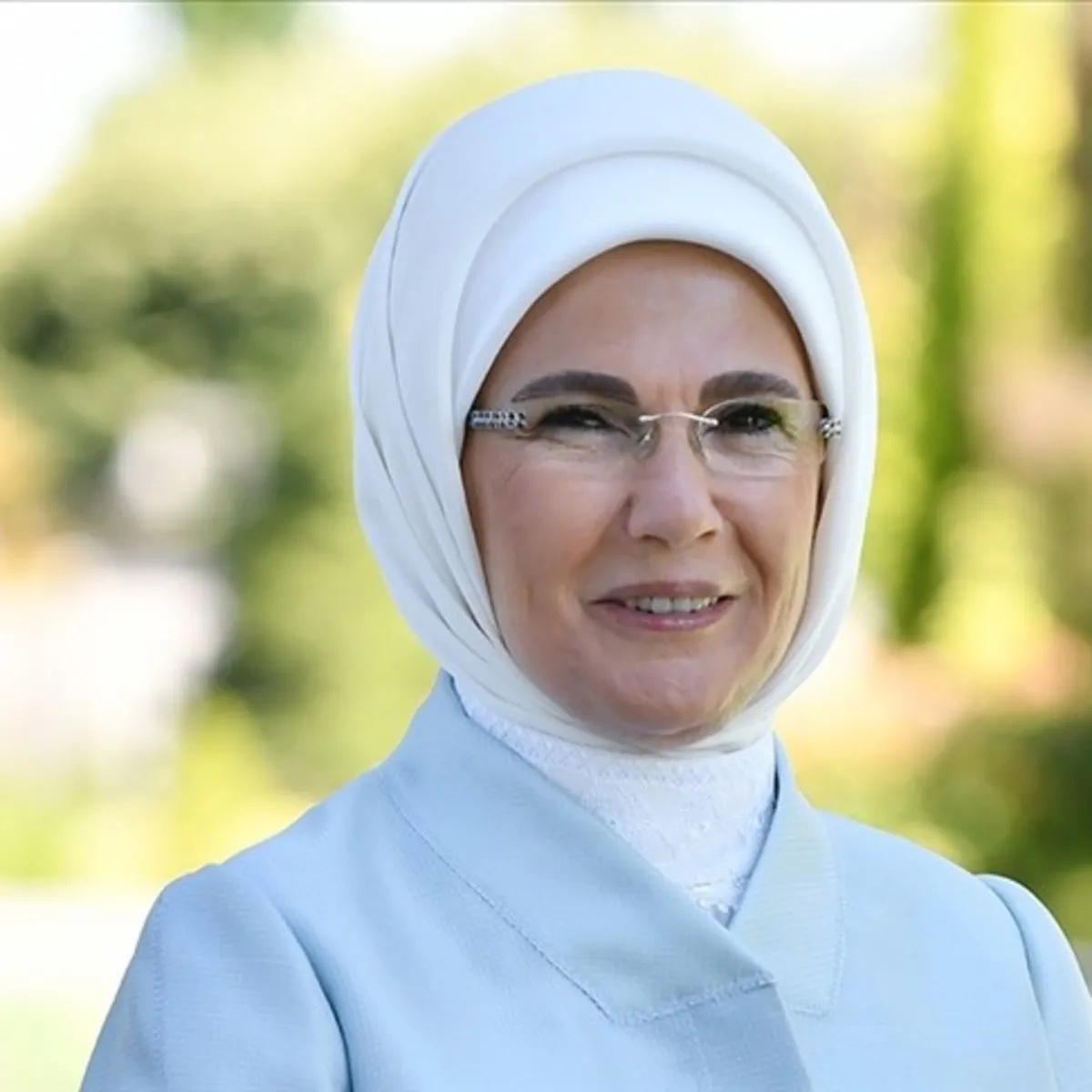 Emine Erdoğan'dan LGS'ye girecek öğrencilere başarı mesajı!