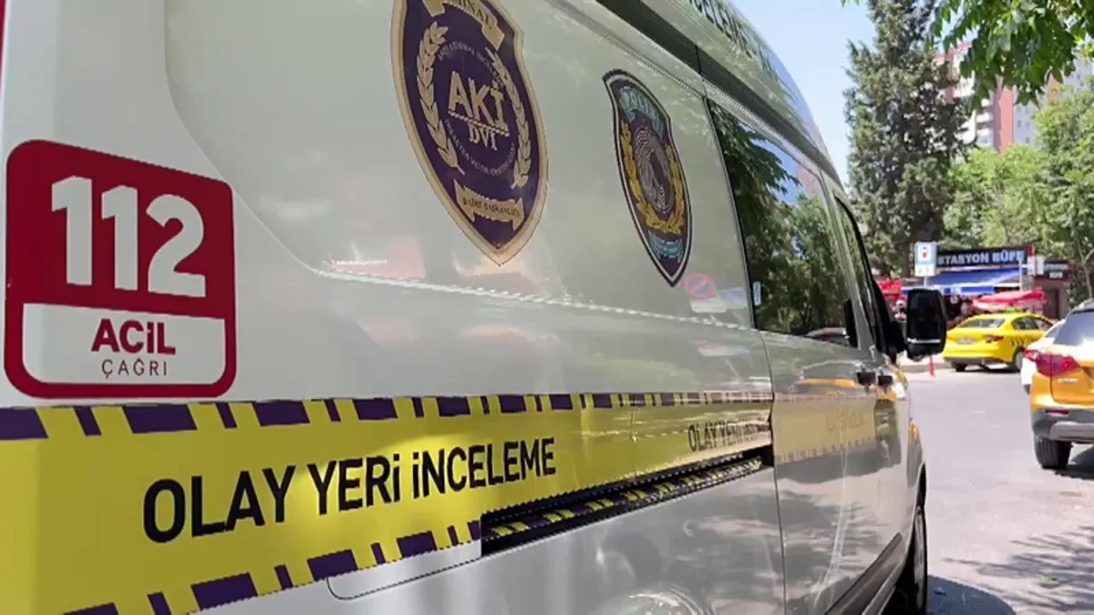 Marmaray'da bir kişi raylara atlayarak intihar etti