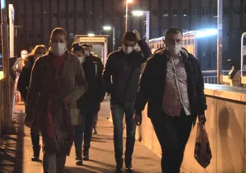 Son dakika: Kısıtlama bitti iş başı yapan vatandaşlar yollara akın etti