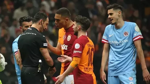 galatasaray-antalyaspor-maci-var-kayitlari-ne-zaman-aciklanacak-tff-var-kayitlarini-nereden-yayinlayacak-1709043142571.jpeg Galatasaray - Antalyaspor maçı “VAR” kayıtları açıkladı! - 6