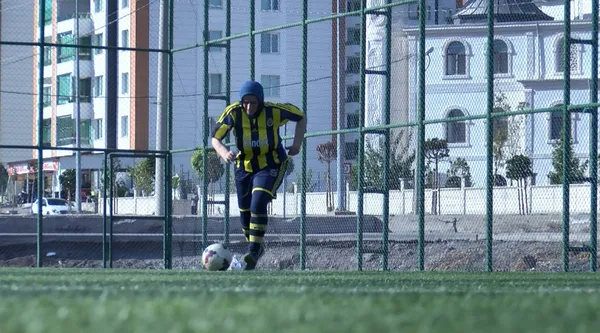 53-yasindaki-azize-39-yillik-hayali-icin-diploma-aldi-1632033682976.jpg 53 yaşındaki Azize 39 yıllık hayali için diploma aldı - 4