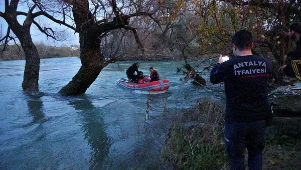 1704022541602.jpeg Yürüyerek gittiler mahsur kaldılar! Ekipler seferber oldu - 2