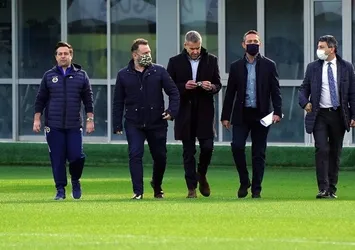 Son dakika spor haberi: Fenerbahçe'den Beşiktaş'ın eski hocasına flaş teklif! Fenerbahçe'nin yeni teknik direktörü kim olacak?