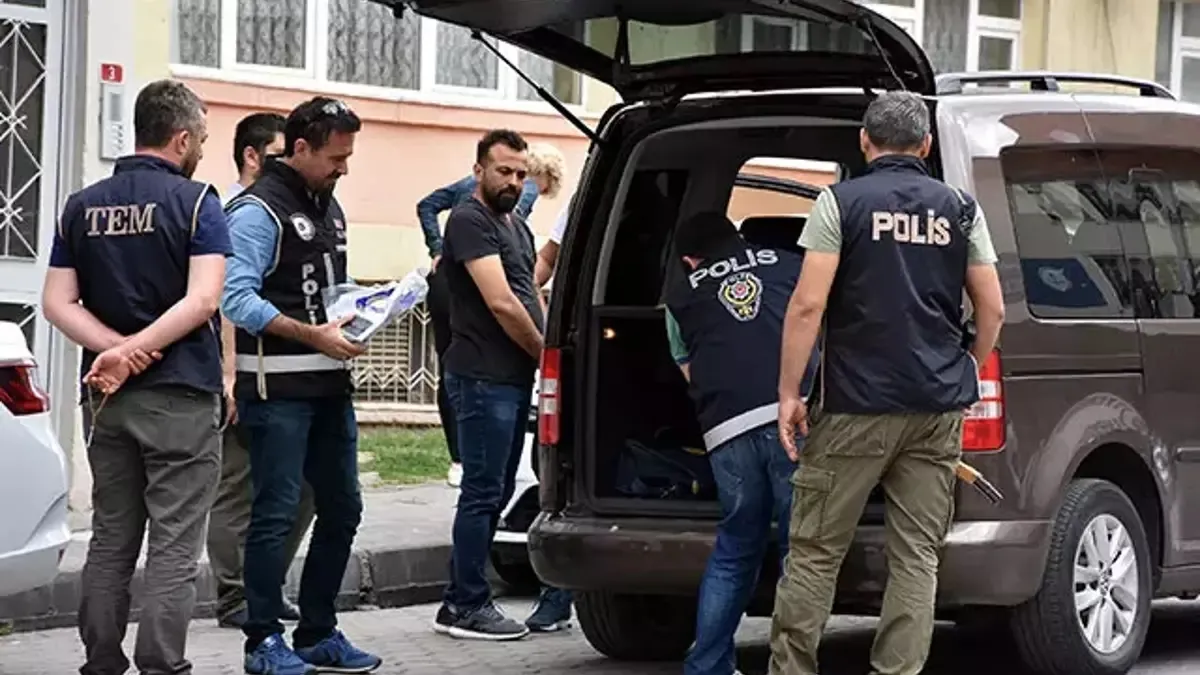 Sivas merkezli suç örgütüne yönelik operasyonlarda yakalanan 11 zanlı tutuklandı