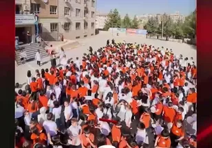 BARIŞ GÜVERCİNLERİ UÇURDULAR