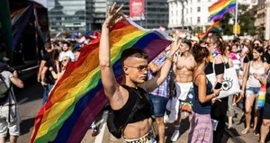 LGBT terörü sonlansın diye 150 bin ıslak imza...