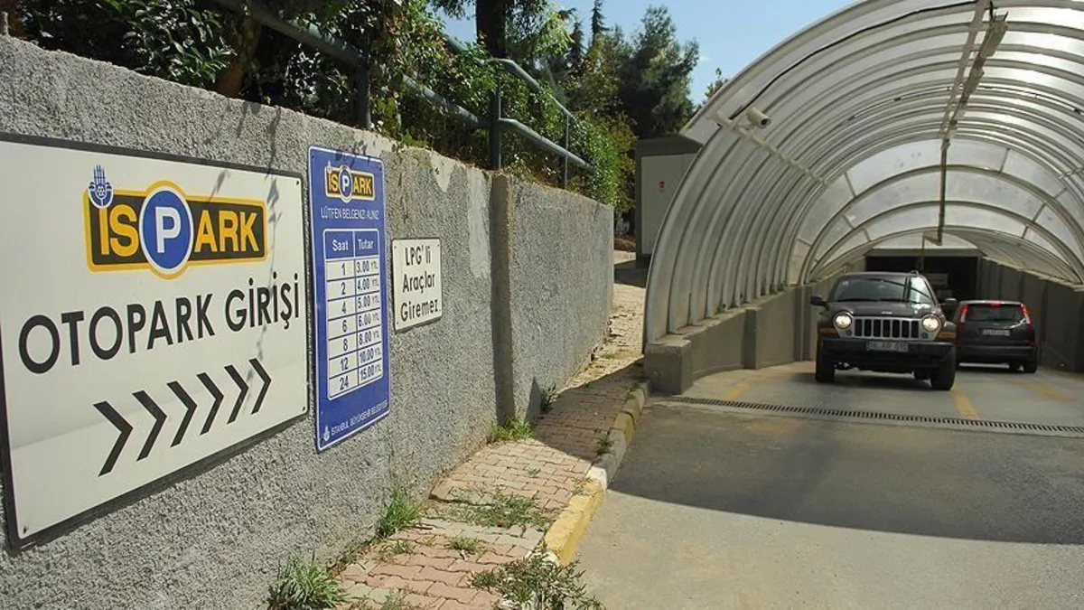 CHP'li İBB'den peş peşe zam! İSPARK, İSBİKE ve öğrenci yurtları... | İşte yeni tarife