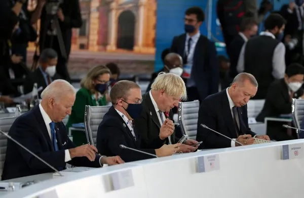 Başkan Erdoğan İngiltere Başbakanı Boris Johnson ve Ukrayna Devlet Başkanı Zelenskiy ile görüştü