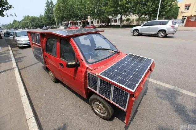 Güneş enerjisiyle çalışan araba