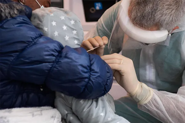 1605430899658.jpg Bilim Kurulu Üyesi uyardı: Test sonucu çıkana kadar evde kalınmalı - 2