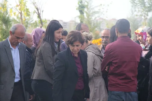 HDP milletvekili PKK'lı teröristin cenazesinde - 1