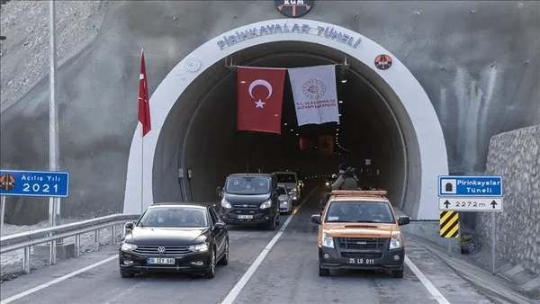 Ulaştırma ve Altyapı Bakanı Adil Karaismailoğlu dedikodu siyasetine tepki! Yaptıklarımız, yapacaklarımızın teminatıdır - 4