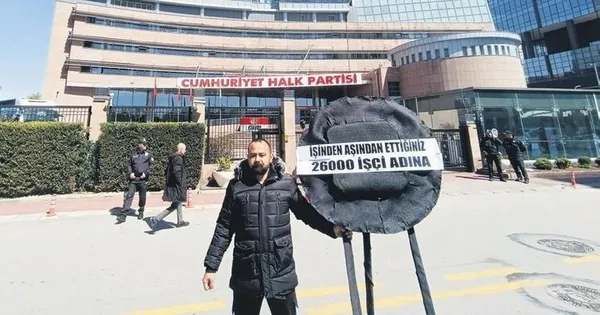 CHP’ye siyah çelenk! Kılıçdaroğlu’nun namus sözüne rağmen kovulmuştu! İşçi Numan’ın adalet bekleyişi