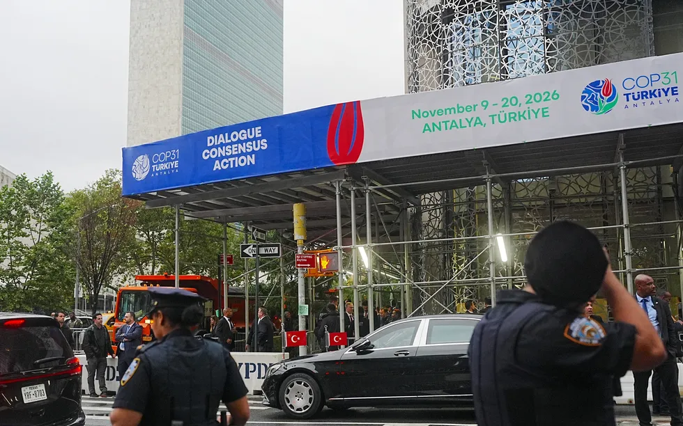 1790005511585.jpg BM Genel Kurulu'na COP31 damgası! New York sokaklarında "Dünyanın geleceği Türkiye'de" seferberliği - 3