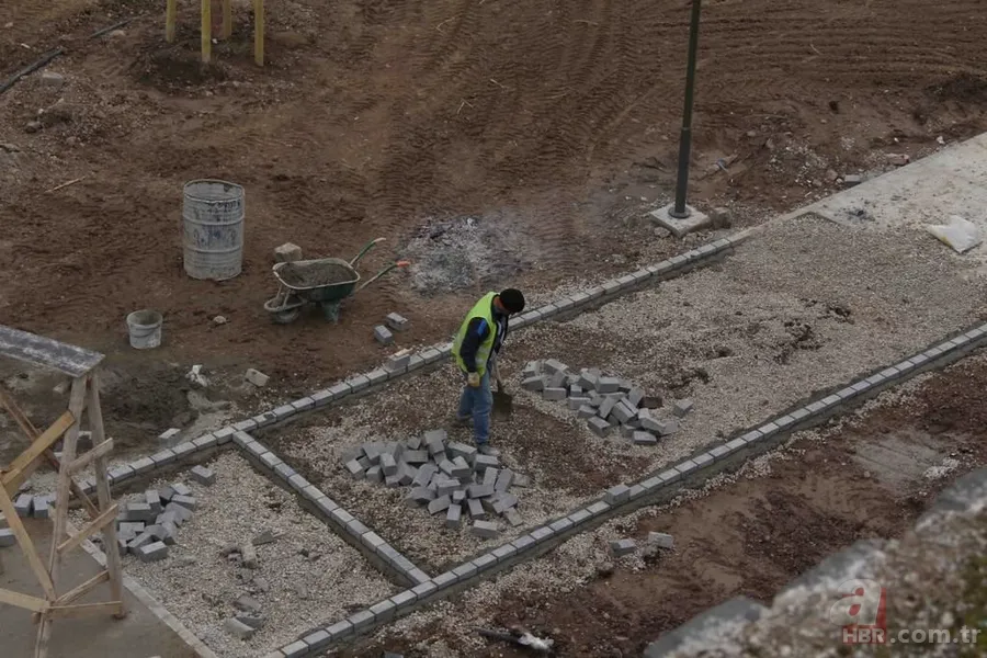 Devlet, Sur'u yeniden inşa ediyor 21