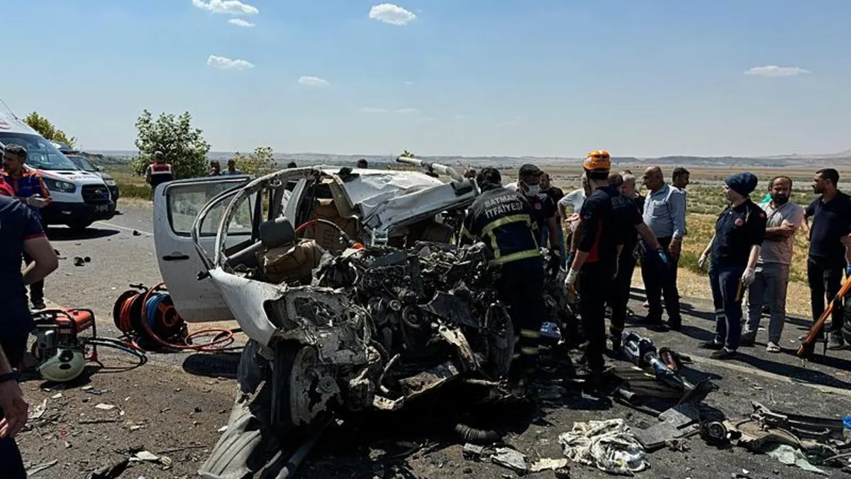 Düğün yolunda feci kaza! 4 ölü