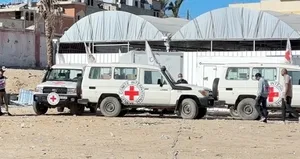 Hamas 2 esiri daha Kızılhaç’a teslim etti