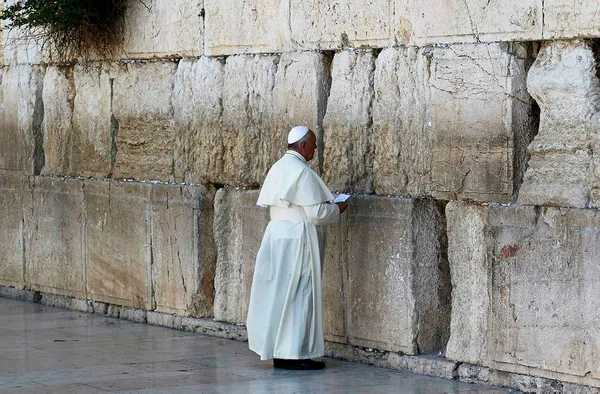 Ağlama Duvarı bir palavradır! Ağlama Duvarı Süleyman Tapınağı’na mı ait? Duvarın Yahudiler için önemi ne? Erhan Altunay’dan VAV TV’de tarihi açıklamalar
