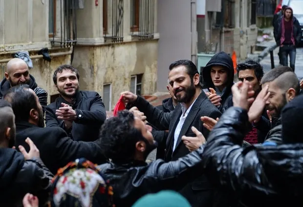 Çukur 2.sezon 21.yeni bölüm fragmanı: Cumali aşık oluyor! Çukur 53. son bölüm özeti...