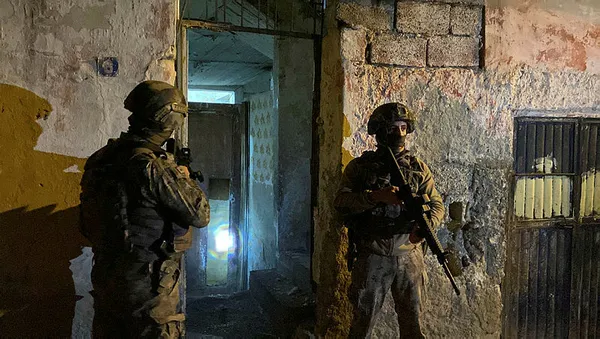 Mersin'de terör operasyonu! 2 şüpheli yakalandı - 2