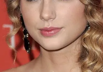 Yılın en çok kazanan ünlüsü Taylor Swift