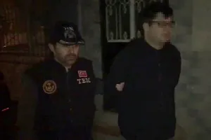 Son dakika: İzmirde 55 adrese FETÖ operasyonu!