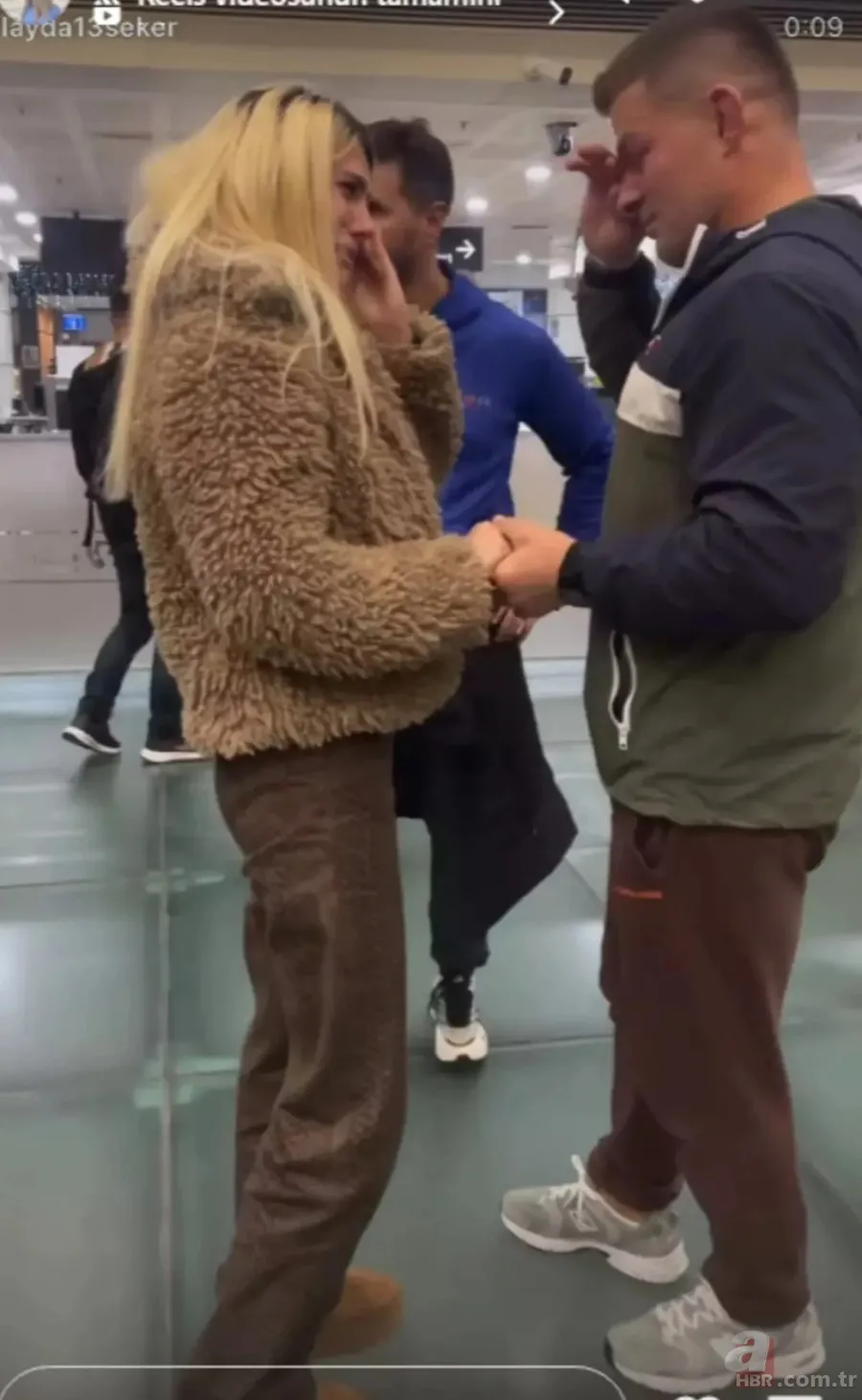 Eşi gözyaşlarıyla uğurladı! İsmail Balaban Survivor için yol çıktı 7