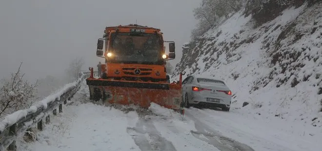 31 köy yolu kapandı! Tunceli’ye mevsimin ilk karı düştü