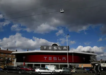 Tesla, ABD'nin en değerli otomotiv firması oldu