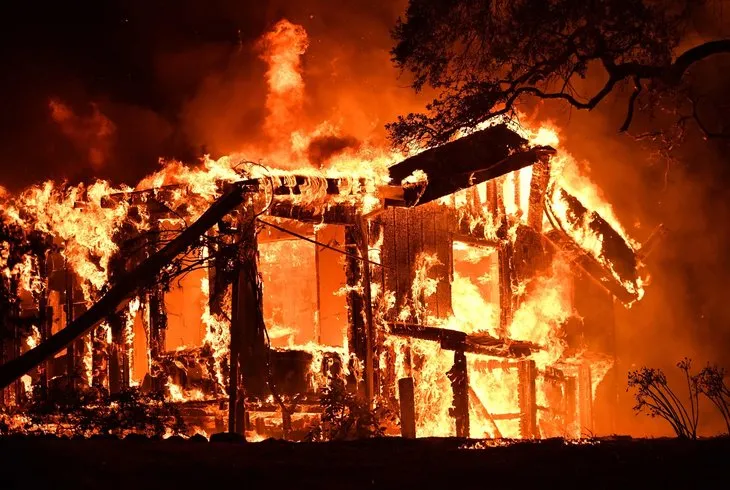 Kaliforniya’da yangın nedeniyle acil durum!
