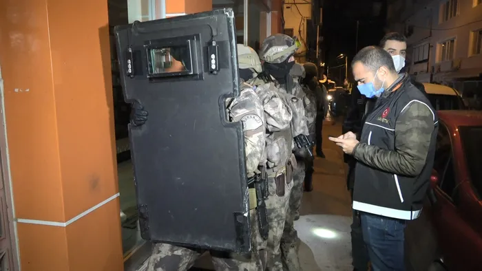 Bursa'da şafak vakti dev operasyon: 600 polis katıldı - 2