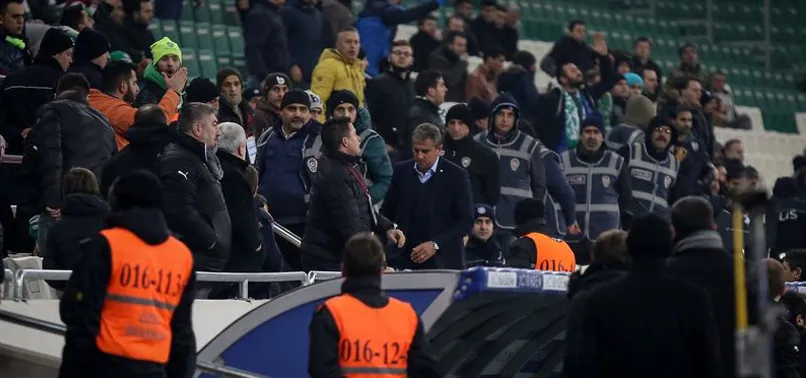 Hamza Hamzaoğlu tribüne gönderildi