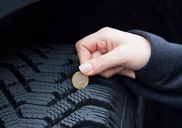 Araç lastiklerine 1 lira sıkıştırmak, o ihtimalin önüne geçiyor!