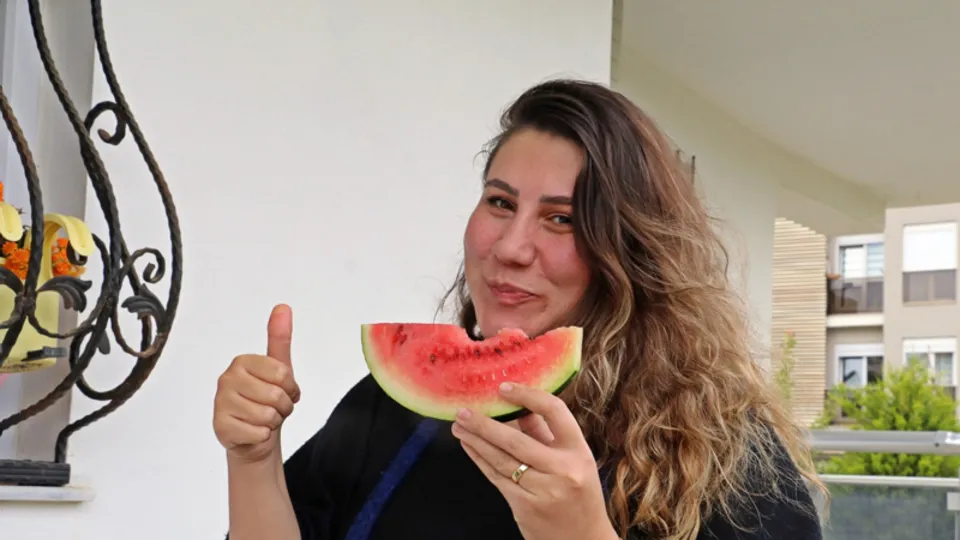 Antalya'da karpuz aşeren hamile kadının eşine özel izin