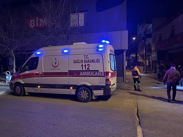 1706929922011.jpeg Adana'da sokak ortasında çatışma! 6 yaralı - 1