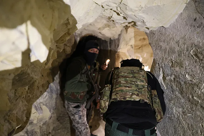 SMO güçleri tünellerde terörist avına çıkıyor! İşte o görüntüler