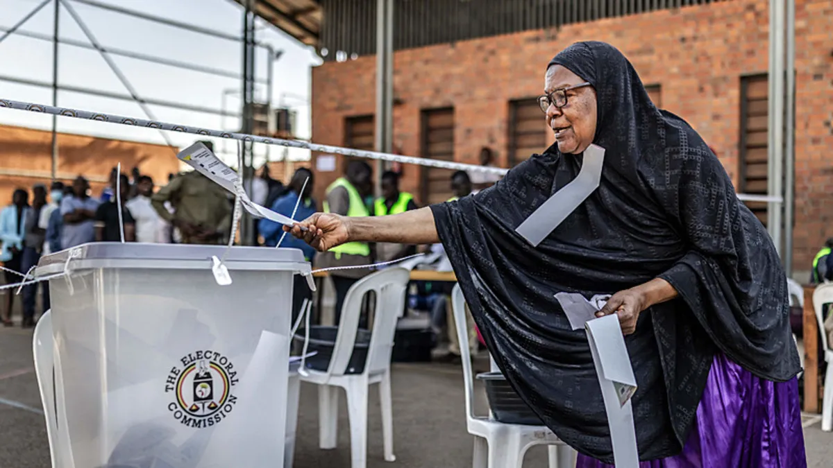 Uganda'da halk sandık başında