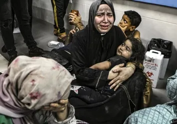 Katil İsrail güçleri bölgedeki hastaneleri de tehdit ediyor