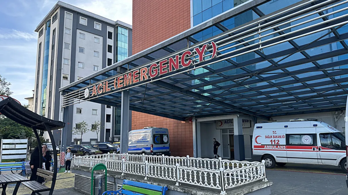 Rize'de yurtta tatlı yiyen 40 öğrenci hastanelik oldu