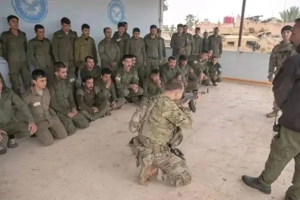 abdnin-kanli-teror-oyunu-iste-pkkli-teroristlerin-elindeki-o-silah-1703836818568.jpeg ABD'nin kanlı terör oyunu! Aralarında çocukların da bulunduğu PKK'lılara silah eğitimi verdiler - 2