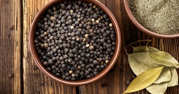 Zerdeçalı bu baharatla tüketin! Bağışıklık sistemini demir gibi kuvvetlendiriyor