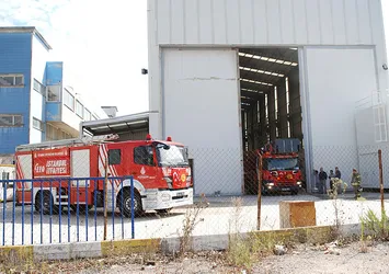 Son dakika: Tuzla'da korkutan yangın