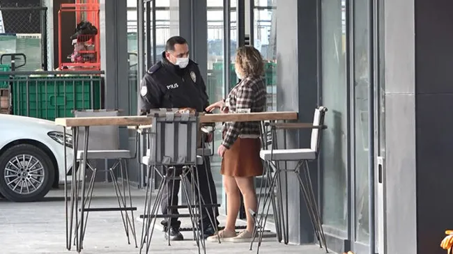 Metrobüste taciz şoku | Yolcular fark edip polise teslim etti! Telefondaki görüntüler şoke etti - 3